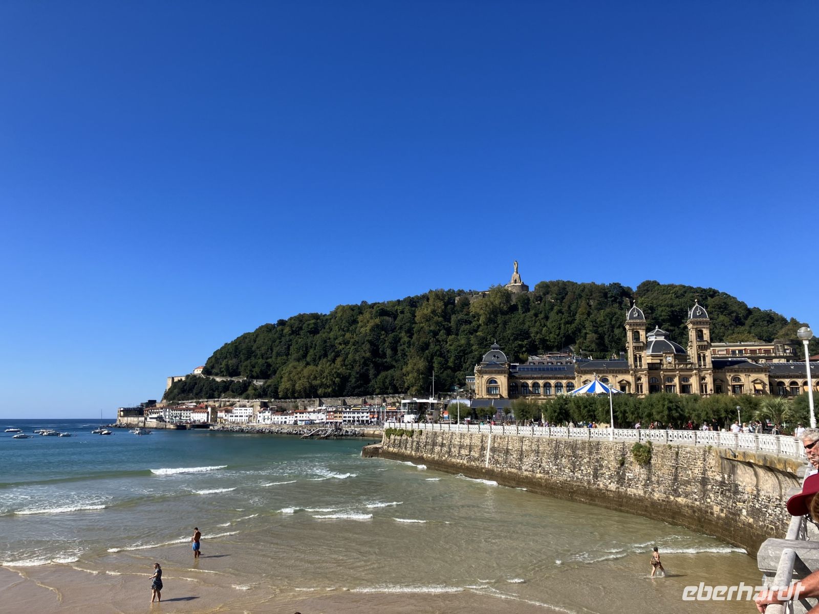 Blick aufs alte Casino und den Monte Urgull