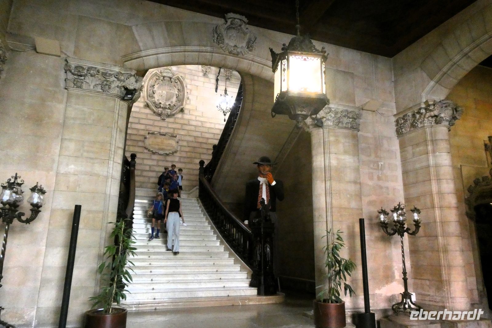 im Rathaus von Palma - Schulklasse bei Besichtigung