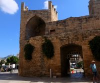 am Stadttor von Alcúdia