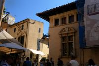 vor dem Rathaus von Alcúdia