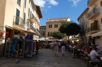 buntes Treiben um die Mittagszeit