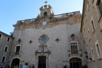 vor der Kirche des Klosters Lluc