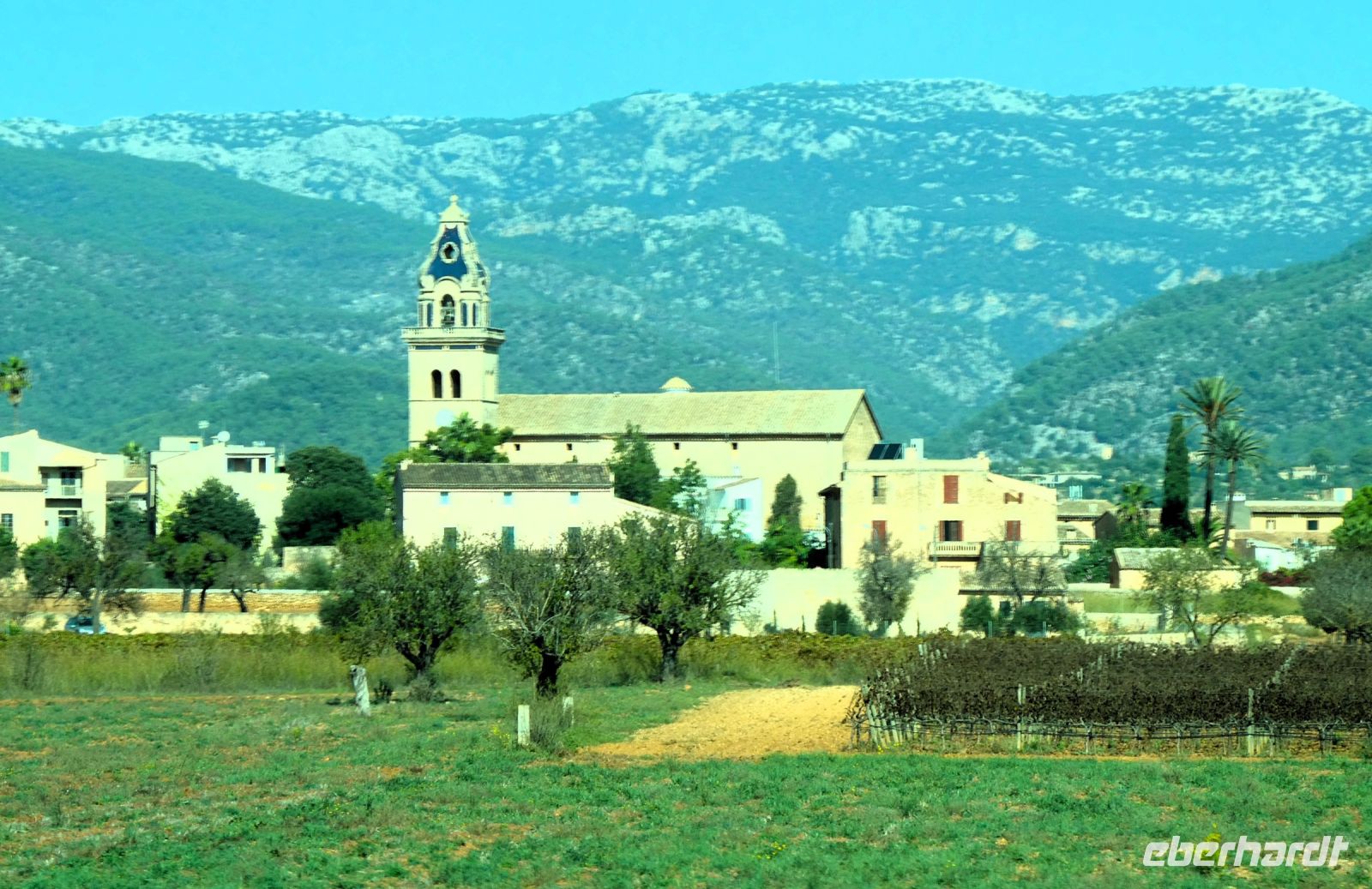 durch die Ebene zur....