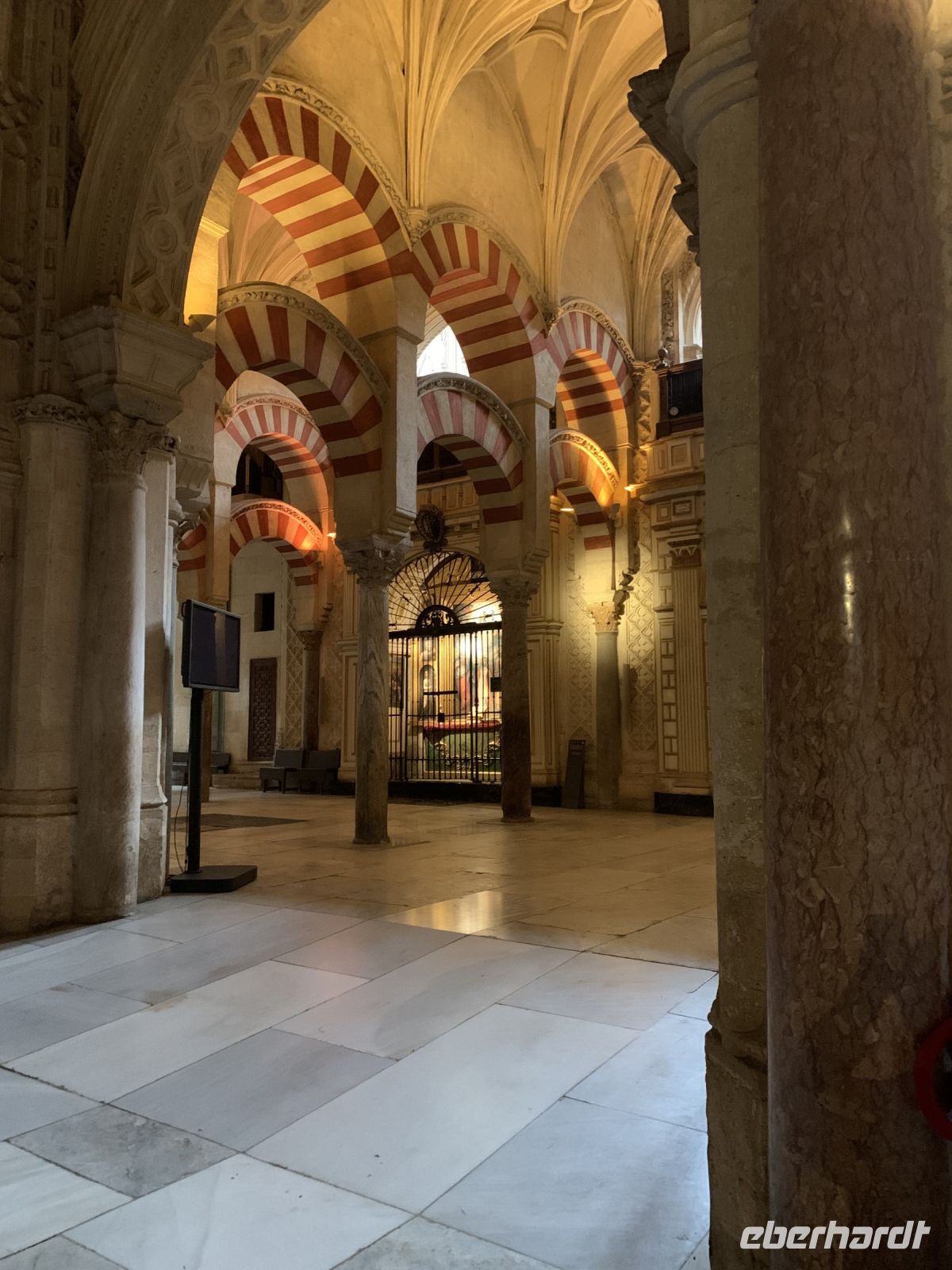 Hufeisenbögen im Inneren