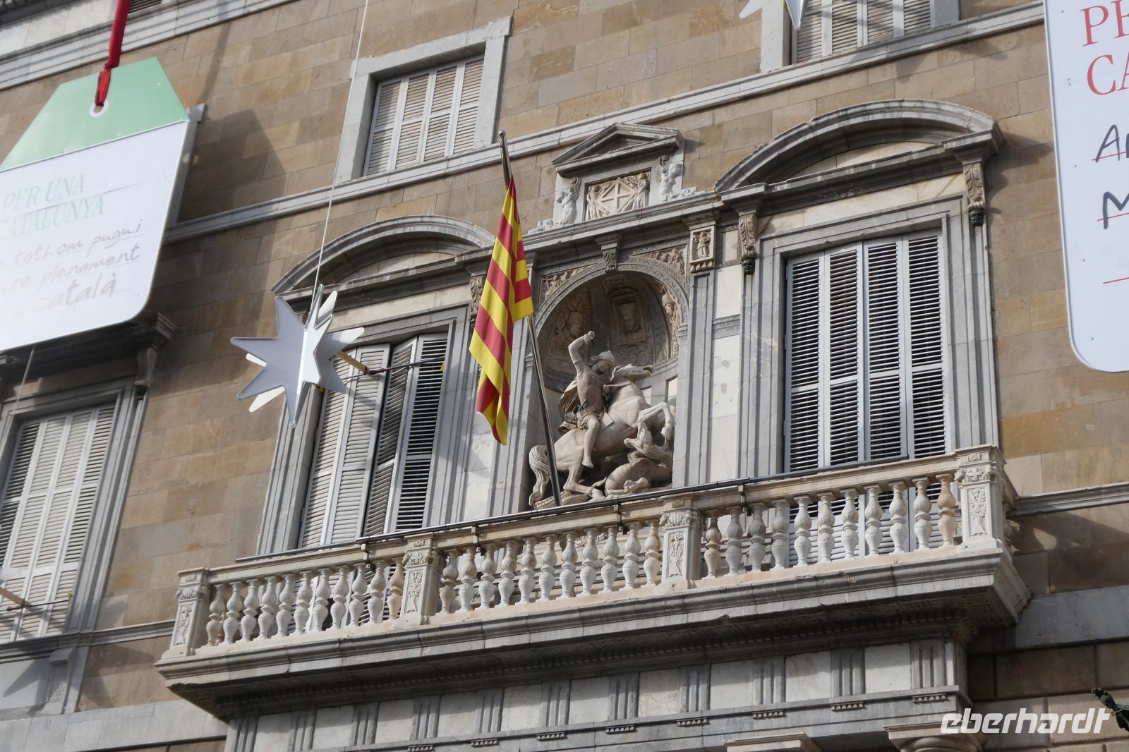am Rathaus von Barcelona