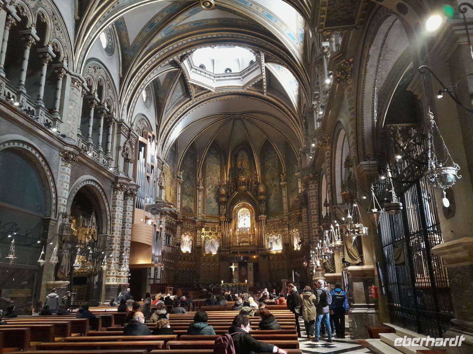 In der Kirche von Montserrat