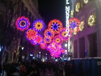 Weihnachtliche Beleuchtung in der Calle del Arenal, Madrid