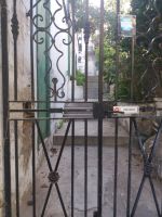 steile Stufenwege der Häuser