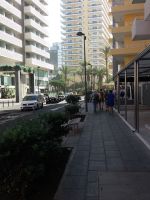 auf dem Weg ins Einkaufscenter