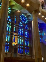 Blaues Fenster der Sagrada Família in Barcelona