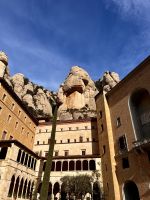 Aussicht vor dem Eingang in das Kloster von Montserrat