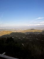 Aussicht ins Tal vom Bus in Montserrat