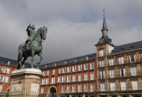 Plaza Mayor mit Karl III. und dem Pferd mit geschlossenem Maul