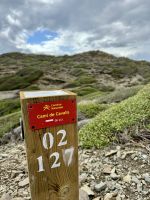 Wegweiser des Cami de Cavalls