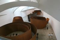 Ausstellungsraum von oben betrachtet