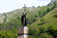 Pelayus leitet die Reconquista ein