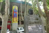 vor der Stierkampfarena von Pamplona