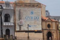 Hinweis auf den Pilgerweg nach Santiago