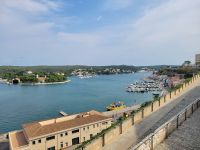 Blick auf den Naturhafen von Mahon/Menorca/Balearen
