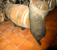 alter Weinbeutel aus Ziegenleder