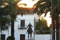 der Conquistador Almagro zu Pferd im Abendlicht