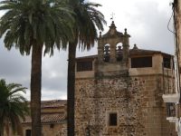 mittelalterliche Bauten begleiten uns