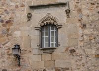 spätgotisches Fenster in Cáceres