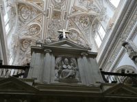 über dem Chor der Kirche