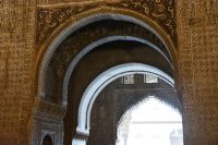 vollendete Bogenkunst in der Alhambra