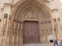 gotisches Portal an der Kathedrale von Valencia (hier tagt das Wassergericht)