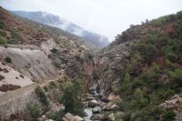 Nach der ersten Schlucht weitet sich das Tal ein wenig, um sich dann wieder in eine Schlucht zu verengen