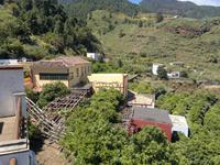 Selbst in so einem kleine Dorf gibt es Weinanbau.