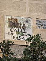 Typisches Kachelstraßenschild Madrid