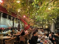 Abends im Restaurant 11 Nudos auf der Arena Barcelona