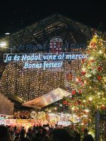 auch die Markthalle festlich geschmückt