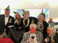 Es war lustig, jawohl! Nur die Reiseleiterin zeigt Gesicht :-)