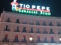 Tio Pepe Reklame and den Gebäude an der Puerta del Sol - Madrid