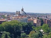 Blick der Kuppel der Almudena Kathedrale - Madrid