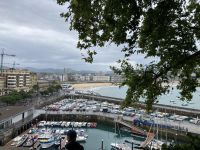 Spanien, San Sebastian, Blick auf den Hafen