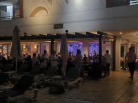 Abends an der Hotelbar