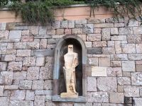 Montserrat. Skulptur von Joseph Maria Subirachs