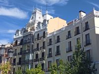Gebäude an der Plaza de Oriente - Madrid, Spanien 