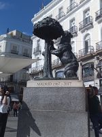 Das Wahrzeichen von Madrid - der Bär am Erdbeerbaum 
