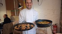 Gemeinsames Abendessen in Barcelona: Paella &ndash; &copy; Anette Rietz (Eberhardt TRAVEL)