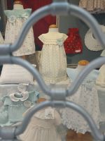 Kleine Fachgeschäfte - hier mit Kinderbekleidung - Madrid &ndash; &copy; Marieta Beck (Eberhardt TRAVEL)