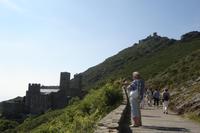 Sant Pere und Burgruine Sant Salvador