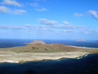 Blick vom Mirador del Rio auf die Insel Graciosa &ndash; &copy; Marion Kottlos (Eberhardt TRAVEL)