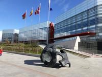 Burgos - Museum von Burgos mit Denkmal an Atapuerca
