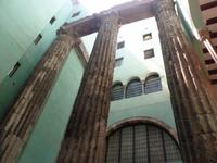 Tempel des Augustus, erhaltene Säulen