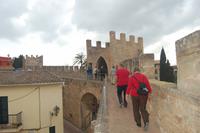 Auf der Stadtmauer von Alcúdia